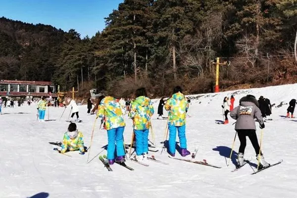 2022-2023玉華宮滑雪場(chǎng)門(mén)票多少錢(qián)